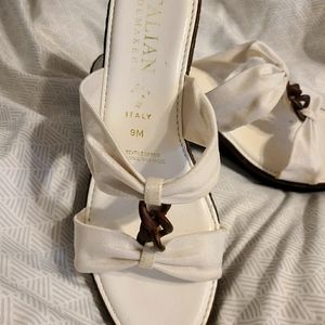 Womens shoes size 9m